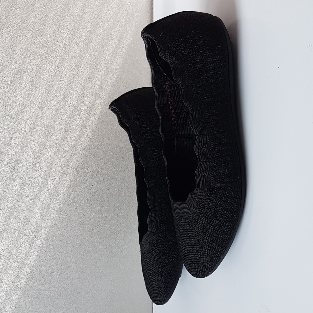 Cleos Skecher Shoes - Picture 7 of 10